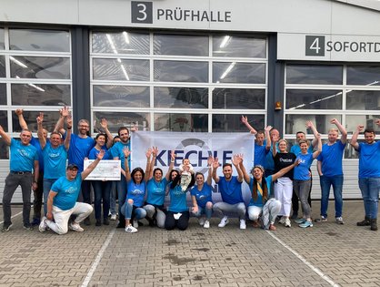 Gruppenbild Mitarbeiter*innen der Firma Kiechle Bremsendienst GmbH