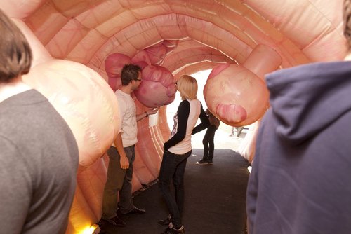 Begehbares Darmmodell (Foto: Universitätsklinikum Ulm)