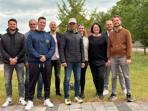 Das Foto zeigt Ausbilder der Polizeit und Mitarbeitende der Klinik für Forensische Psychiatrie und Psychotherapie der Universtität Ulm