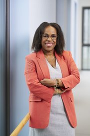 Profilbild von Dr. Karine de Lacaze