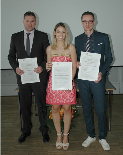 Die Preisträger PD Dr. Johannes Lemke und Dr. Marie-Nicole Theodoraki (beide Universität Ulm) sowie Dr. Dietrich Alexander Ruess (Universität Freiburg)