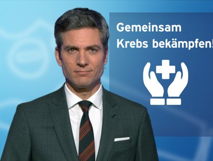Tagesthemen-Moderator Ingo Zamperoni in einem Nachrichtenstudio