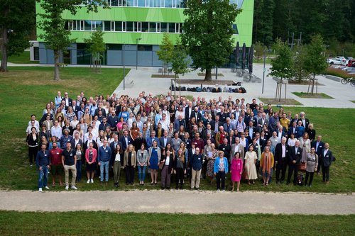 Gruppenfoto der Teilnehmenden