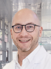 Profilbild von Prof. Dr. Ambros J. Beer