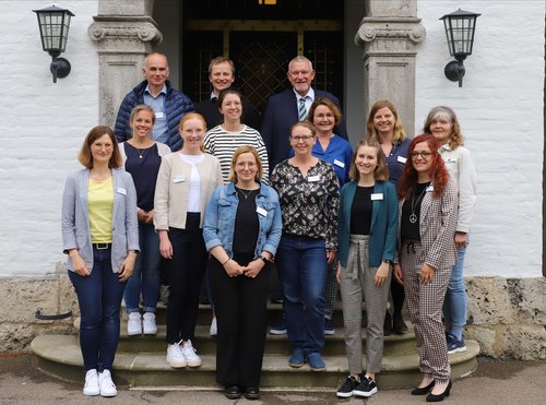 Gruppenfoto der Beteiligten des Projekts „Dazugehören BaWü“ 