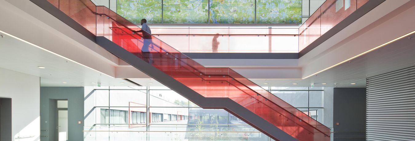 Treppenaufgang im Chirurgiegebäude des Universitätsklinikums Ulm