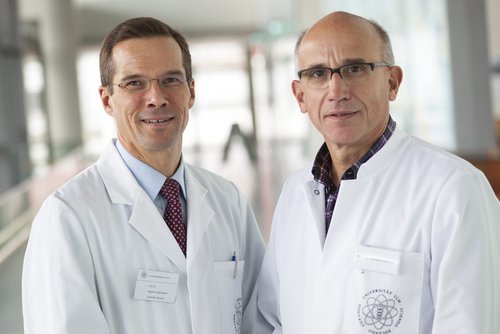 Prof. Dr. Stephan Stilgenbauer, Prof. Dr. Hartmut Döhner (v.l.)_UK Ulm
