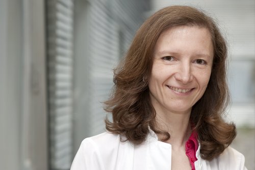  Foto: Frau Prof. Aurelia Peraud, neue Leiterin der Sektion Pädiatrische Neurochirurgie des Universitätsklinikums Ulm. (Quelle: Klinikum der Universität München)