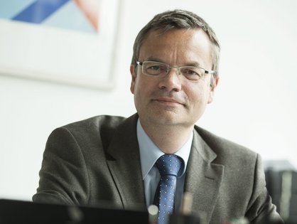 Porträtfoto von Professor Dr. Christian Buske 