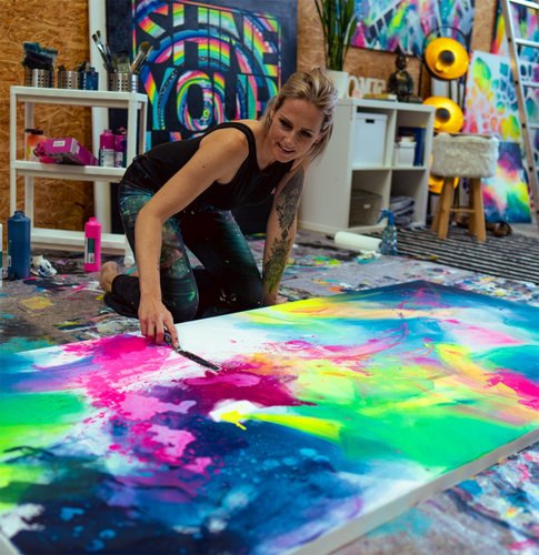 Künstlerin Christin Kirchner in ihrem Atelier