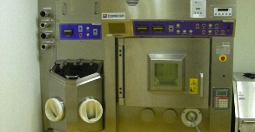 Radiopharmazeutischer Isolator zur sterilen Radiopharmakaabfüllung