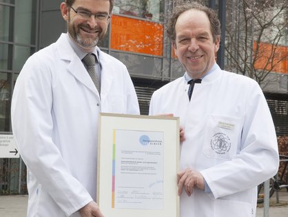 (v.l.) Prof. Dr. Helmut Hummler, Prof. Dr. Klaus-Michael Debatin_Universitätsklinikum Ulm