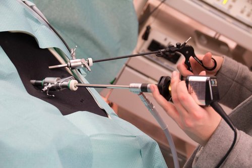 Der Tag der offenen Tür an der Akademie für Gesundheitsberufe des Universitätsklinikums Ulm bietet ein abwechslungsreiches Programm.