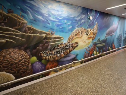 Innerhalb weniger Tage ist an der Klinik für Kinder- und Jugendmedizin ein großes Graffiti entstanden.