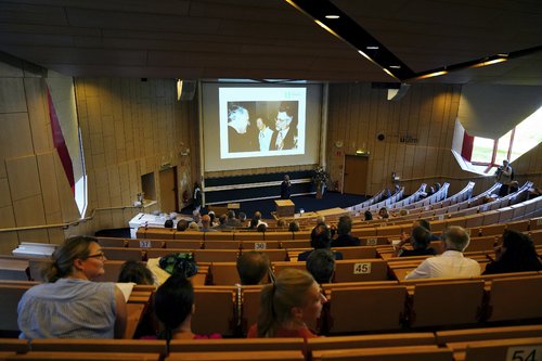 Zahlreiche Gäste und Interessierte nahmen an dem Jubiläumssymposium im Hörsaal der Inneren Medizin teil.