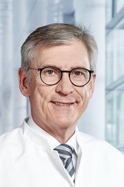 Profilbild von Prof. Dr. med. dent. Bernd Haller