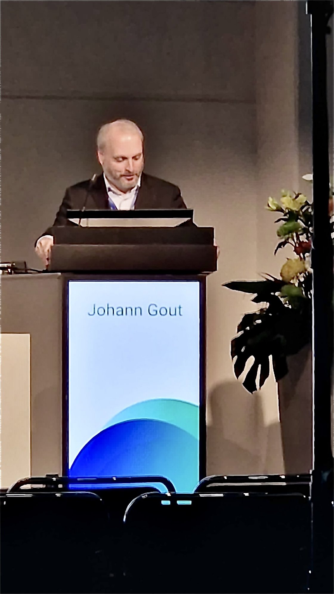 Johann Gout presenting at DKK Berlin 