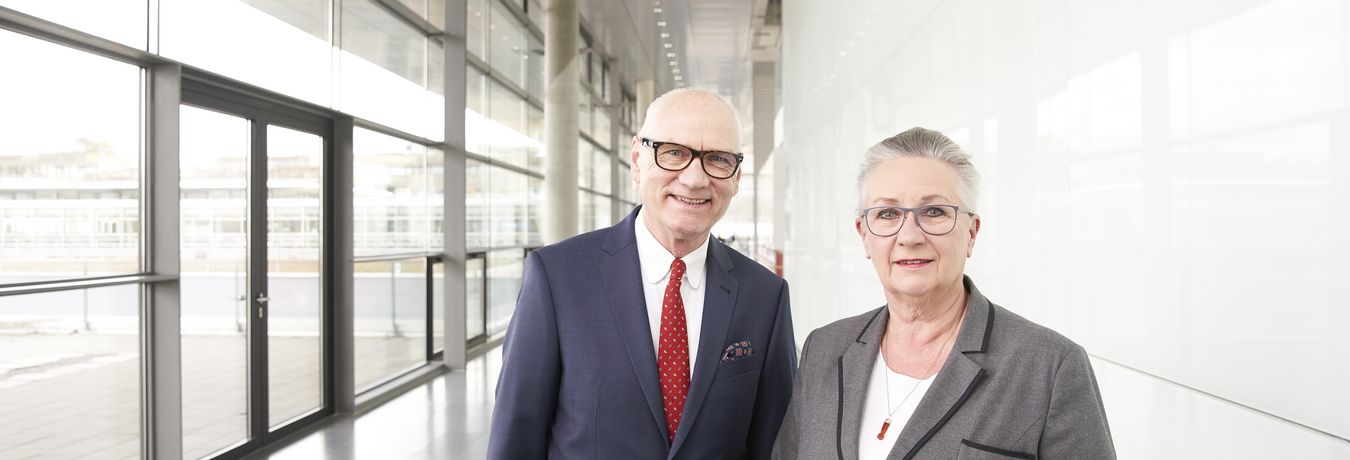 Die Ombudspersonen Prof. Dr. Doris Henne-Bruns und Prof. Dr. Gerhard Lang 