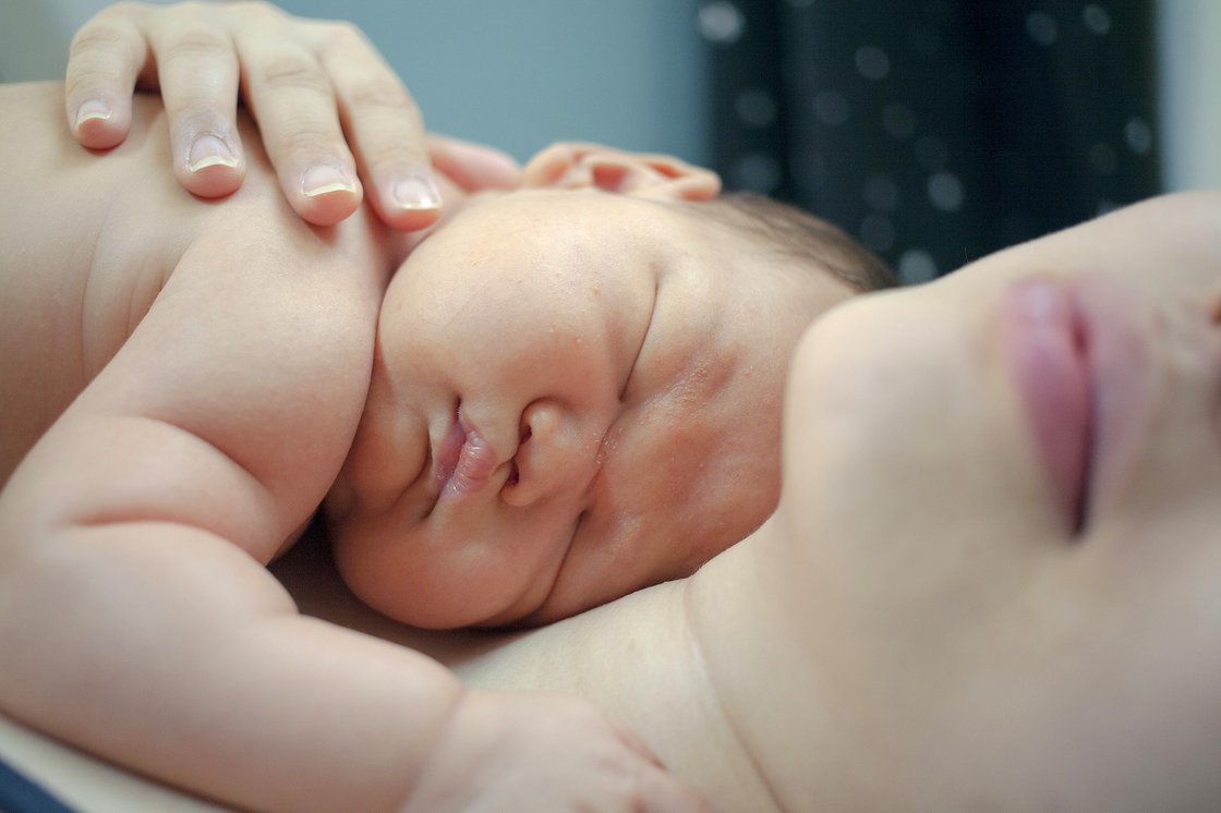 Quelle: www.pexels.com Frau mit Baby