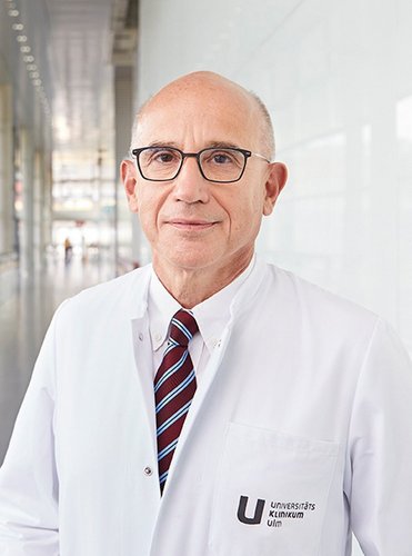 Professor Dr. Hartmut Döhner, Sprecher des CCCU und Ärztlicher Direktor der Klinik für Innere Medizin III am Universitätsklinikum Ulm, betreut das NCT-SüdWest in Ulm.