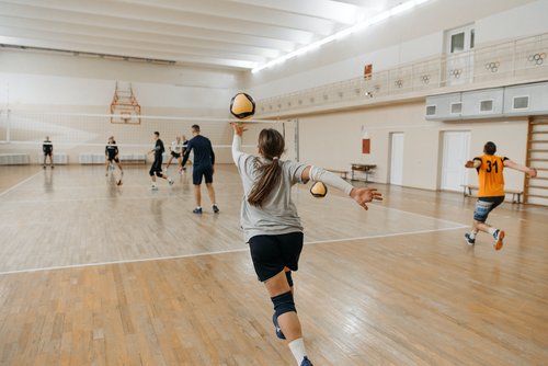 Volleyballmannschaft beim Training