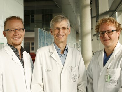 (v.l.) Prof. Dr. Alexander Kleger, Prof. Dr. Thomas Seufferlein, Dr. Andreas W. Berger (Foto: Universitätsklinikum Ulm)
