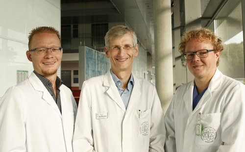 (v.l.) Prof. Dr. Alexander Kleger, Prof. Dr. Thomas Seufferlein, Dr. Andreas W. Berger (Foto: Universitätsklinikum Ulm)