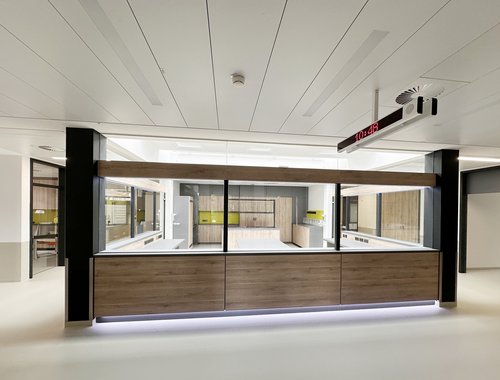 Die Station für Stammzell- und Knochenmarktransplantationen der Klinik für Kinder- und Jugendmedizin am UKU wurde in 14 Monaten vollständig renoviert und saniert.