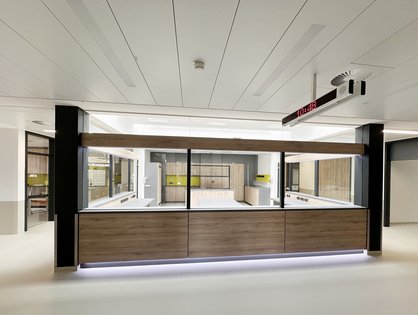 Die Station für Stammzell- und Knochenmarktransplantationen der Klinik für Kinder- und Jugendmedizin am UKU wurde in 14 Monaten vollständig renoviert und saniert.