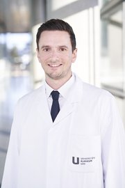 Profilbild von Prof.  Dr. med. Felix Hüttner