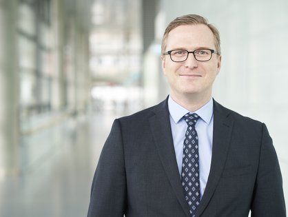 Sven Dörr ist seit dem 1. Januar 2020 Pflegedienstleiter im Zentrum für Chirurgie der Universitätsklinik Ulm  Foto: Universitätsklinikum Ulm/Matthias Schmiedel