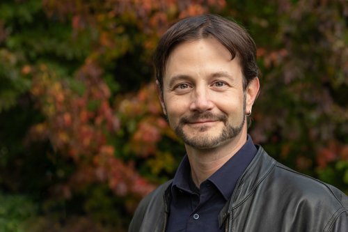 Dr. Andreas Jud ist Juniorprofessor für Epidemiologie und Verlaufsforschung im Kinderschutz 