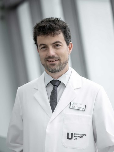 Professor Andreas Hartkopf leitet seit 1. Februar 2022 den Bereich Konservative Gynäkoonkologie am Universitätsklinikum Ulm.