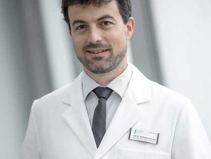 Professor Andreas Hartkopf leitet seit 1. Februar 2022 den Bereich Konservative Gynäkoonkologie am Universitätsklinikum Ulm.