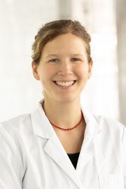 Profilbild von Dr. med. Dipl.-Biochem. Julia Maier